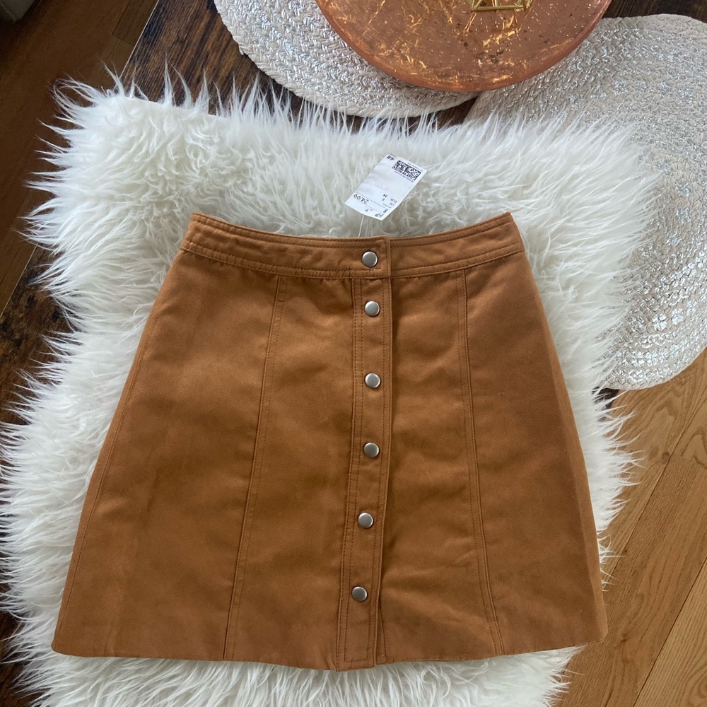H&M suede button down skirt, size 2, new with tags